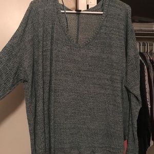 Green/blue 3/4 sleeve top